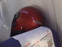 [ẢNH] Những đồ bảo hộ chống virus corona ‘cực dị’