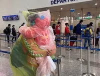 [ẢNH] Những đồ bảo hộ chống virus corona ‘cực dị’