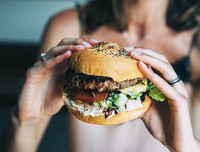 [ẢNH] Những thói quen sinh hoạt gây ung thư vú không ngờ tới