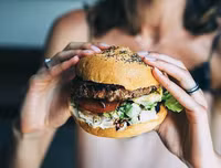 [ẢNH] Những thói quen sinh hoạt gây ung thư vú không ngờ tới