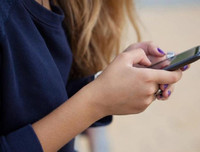 [ẢNH] Loạt thói quen tai hại khiến điện thoại di động nhanh xuống cấp