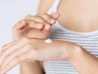[ẢNH] Những quan niệm sai lầm nhiều người mắc phải khi sử dụng kem chống nắng