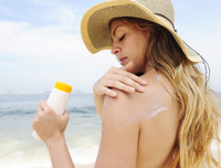 [ẢNH] Những quan niệm sai lầm nhiều người mắc phải khi sử dụng kem chống nắng