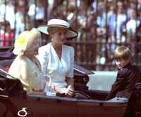 [ẢNH] Những khuôn hình ngày nhỏ cực hiếm của hoàng tử Anh Harry