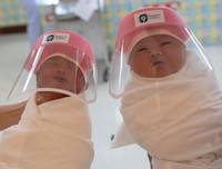 [ẢNH] Khoảng khắc sự sống mới chào đời giữa 