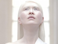 [ẢNH] Ngỡ ngàng trước vẻ đẹp khác biệt của những người mẫu bạch tạng nổi tiếng thế giới