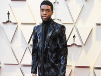 [ẢNH] Chuyện lạ Oscar 2019: Nam tài tử tự tin mặc váy 