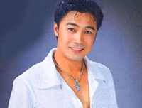 [ẢNH] Lý Hùng: Quý ông giàu có bậc nhất showbiz Việt vẫn lẻ bóng ở độ tuổi U50