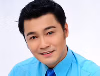 [ẢNH] Lý Hùng: Quý ông giàu có bậc nhất showbiz Việt vẫn lẻ bóng ở độ tuổi U50