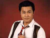 [ẢNH] Lý Hùng: Quý ông giàu có bậc nhất showbiz Việt vẫn lẻ bóng ở độ tuổi U50