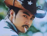 [ẢNH] Lý Hùng: Quý ông giàu có bậc nhất showbiz Việt vẫn lẻ bóng ở độ tuổi U50