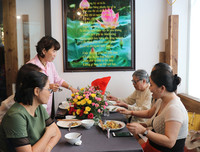 [ẢNH] Độc đáo không gian ăn chay đúng Kỷ niệm 65 năm ngày Giải phóng Thủ đô 10-10