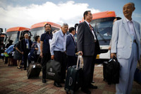 [ẢNH] Đẫm nước mắt ngày đoàn tụ các gia đình ly tán do chiến tranh Triều Tiên sau 69 năm