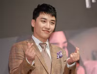 [ẢNH] Tội lỗi dơ bẩn đằng sau vẻ hào nhoáng của loạt nam thần và các 