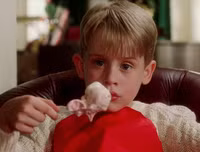 [ẢNH] Cuộc sống đầy thăng trầm của Macaulay Culkin – sao nhí phim 