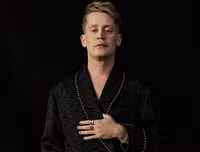 [ẢNH] Cuộc sống đầy thăng trầm của Macaulay Culkin – sao nhí phim 