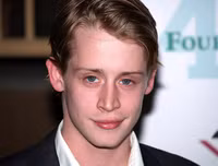 [ẢNH] Cuộc sống đầy thăng trầm của Macaulay Culkin – sao nhí phim 