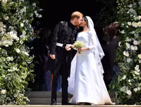 [ẢNH] Chiêm ngưỡng 12 mẫu váy cưới đẹp nhất trong lịch sử Hoàng gia các nước