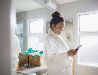 [ẢNH] Loạt thói quen tai hại khiến điện thoại di động nhanh xuống cấp