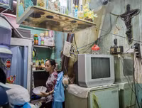 Kinh ngạc cảnh sống chật chội trong những ngôi nhà siêu nhỏ