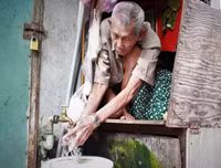 Kinh ngạc cảnh sống chật chội trong những ngôi nhà siêu nhỏ