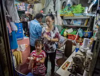 Kinh ngạc cảnh sống chật chội trong những ngôi nhà siêu nhỏ