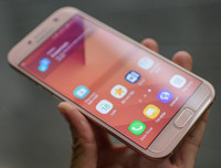 [ẢNH] Những sai lầm tai hại nhiều người mắc phải khiến smartphone nhanh hỏng