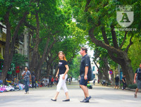 [Ảnh] Thú vị trước một Hồ Gươm vắng lặng trong ngày đầu tiên của dịp nghỉ lễ