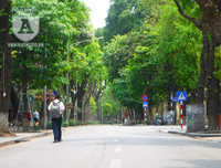 [Ảnh] Thú vị trước một Hồ Gươm vắng lặng trong ngày đầu tiên của dịp nghỉ lễ