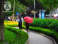 [Ảnh] Thú vị trước một Hồ Gươm vắng lặng trong ngày đầu tiên của dịp nghỉ lễ