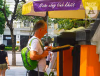 [Ảnh] Thú vị trước một Hồ Gươm vắng lặng trong ngày đầu tiên của dịp nghỉ lễ