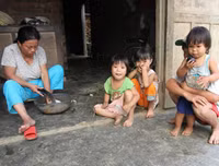 Cuộc sống đói nghèo trong những gia đình 