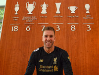 [ẢNH] Chuyển nhượng bóng đá quốc tế ngày 6-8: Man City bán Sane với mức giá kỷ lục