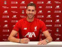 [ẢNH] Chuyển nhượng bóng đá quốc tế ngày 6-8: Man City bán Sane với mức giá kỷ lục