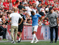 [ẢNH] Chuyển nhượng bóng đá quốc tế ngày 6-8: Man City bán Sane với mức giá kỷ lục