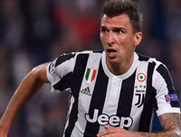 [ẢNH] Chuyển nhượng bóng đá quốc tế ngày 6-8: Man City bán Sane với mức giá kỷ lục