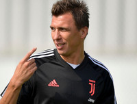 [ẢNH] Chuyển nhượng bóng đá quốc tế ngày 6-8: Man City bán Sane với mức giá kỷ lục