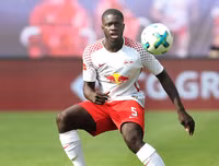 [ẢNH] Chuyển nhượng bóng đá quốc tế ngày 6-8: Man City bán Sane với mức giá kỷ lục