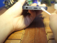 [ẢNH] Vệ sinh điện thoại đúng cách chống lây nhiễm virus Covid-19