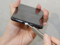 [ẢNH] Vệ sinh điện thoại đúng cách chống lây nhiễm virus Covid-19