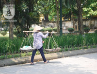 [Ảnh] Đa dạng cách chống nắng của người Hà Nội trong ngày đầu nóng cao điểm