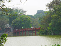 [Ảnh] Người dân Hà Nội chật vật di chuyển, mưu sinh trong cái nắng 40 độ C