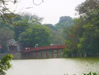 [Ảnh] Người dân Hà Nội chật vật di chuyển, mưu sinh trong cái nắng 40 độ C