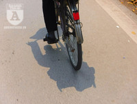 [Ảnh] Người dân Hà Nội chật vật di chuyển, mưu sinh trong cái nắng 40 độ C