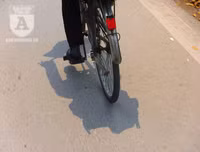 [Ảnh] Người dân Hà Nội chật vật di chuyển, mưu sinh trong cái nắng 40 độ C