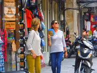 [Ảnh] Người dân Hà Nội chật vật di chuyển, mưu sinh trong cái nắng 40 độ C