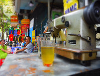 [Ảnh] Đa dạng cách chống nắng của người Hà Nội trong ngày đầu nóng cao điểm