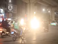 [Ảnh] Những hành vi vượt đèn đỏ, đi ngược chiều… cần xử lý thật nghiêm