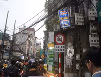 [Ảnh] Những hành vi vượt đèn đỏ, đi ngược chiều… cần xử lý thật nghiêm