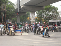 [Ảnh] Những hành vi vượt đèn đỏ, đi ngược chiều… cần xử lý thật nghiêm